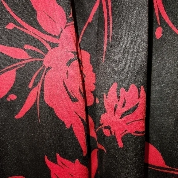Nottibianche Robe SIZE Small Black & Red Floral EUC - Picture 7 of 13